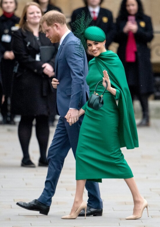梅根最後一次出席正式的王室公開活動是在3月9日，當時她選擇穿上