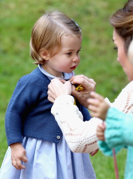 誰說年紀小小不能注重形象打扮？夏洛特公主的衣著大多數由媽媽凱特