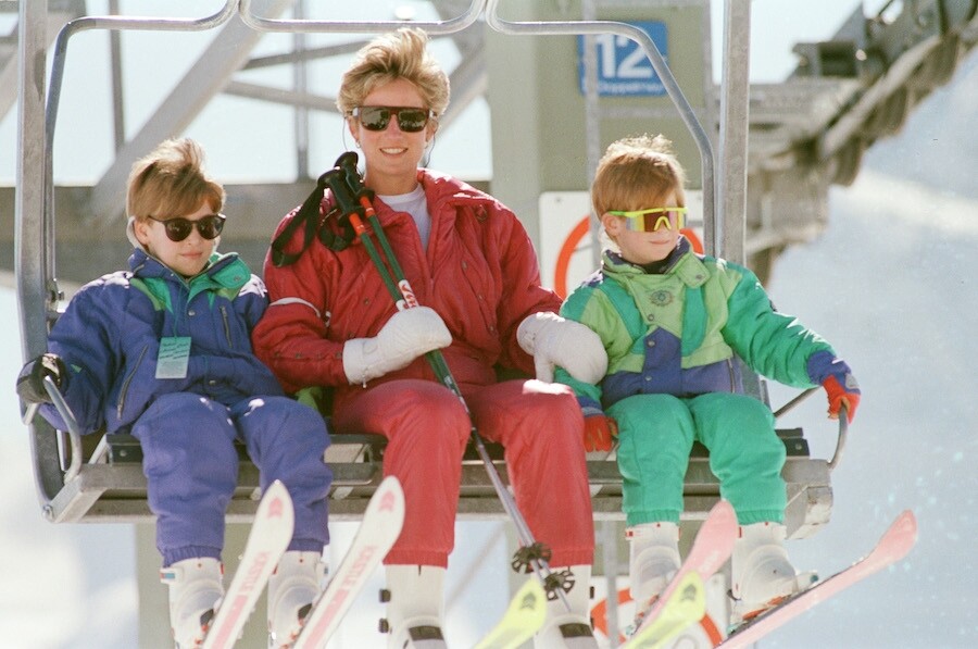 戴安娜王妃很愛滑雪，1995年更帶同兒子威廉和哈里前往瑞士滑雪假期，三