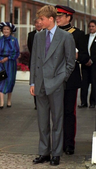 威廉王子參加英女王母親伊麗莎白一世的97歲生日宴，穿上畢挺的西裝
