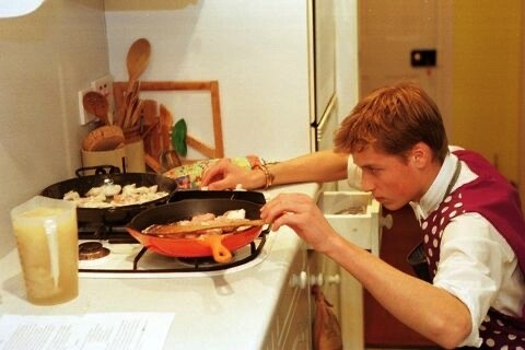 懂得煮飯是加分項，威廉王子在伊頓公學的寄宿生活中訓練出獨立的自