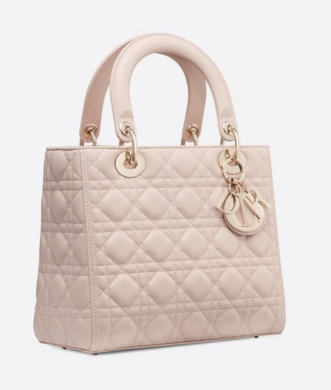 Style Theory指出，Lady Dior的袋款很受歡迎，租用率很高。一個Lady Dior手袋，需用上至少8