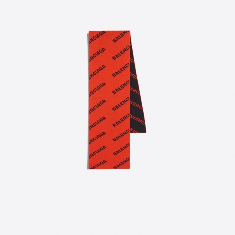 BalencigaHK$ 4,200橙色Monogram圍巾 Monogram不是去年或今年的大熱款式，因為設計從不因應潮