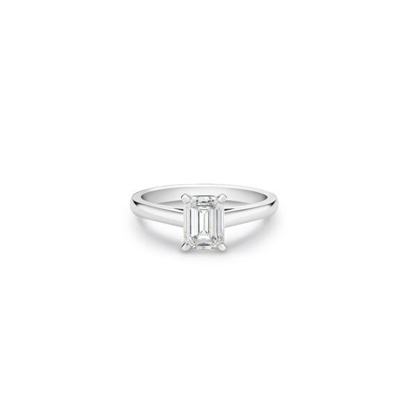 DB Classic鉑金祖母綠式鑽石指環，中央主鑽由1卡起。