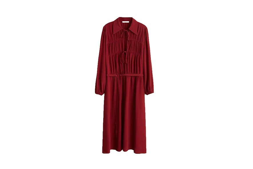 Mango US$99.99 HKD~780.435綁帶連身裙這件波西米亞風的連身裙可以由冬季穿到