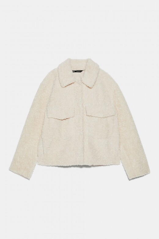米白色人造短羊毛外套（$599 Zara）