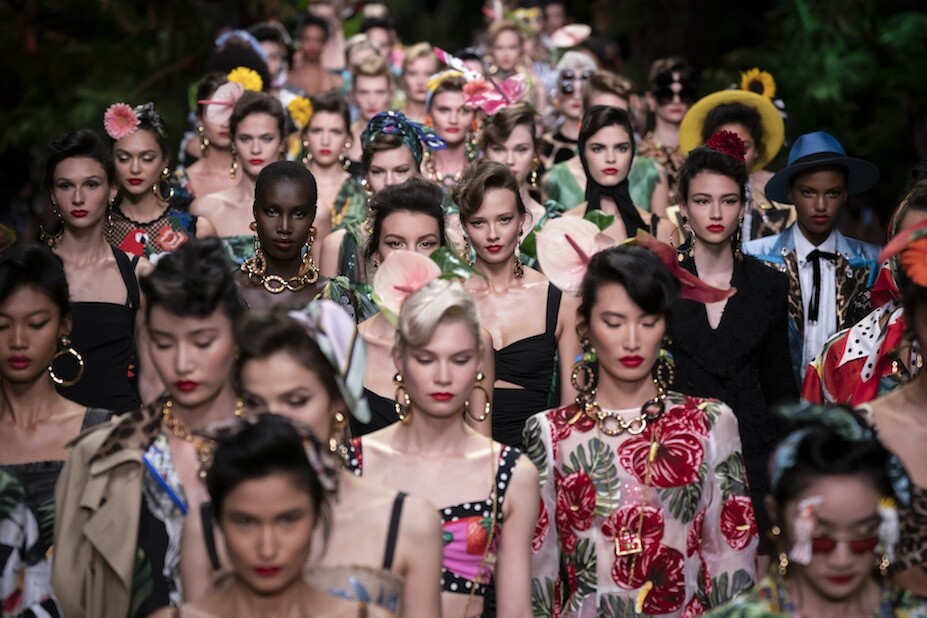 女人味是Dolce & Gabbana的DNA，束衣和內衣可謂每季必備重點，展現一貫的意式性感