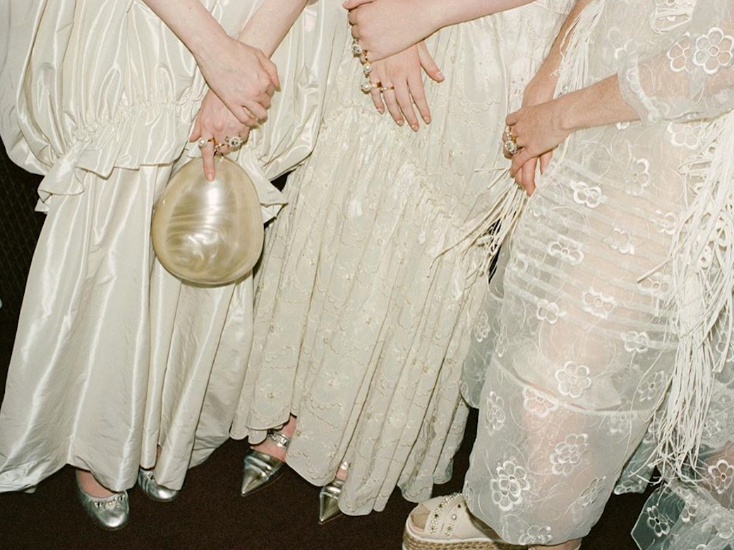 Simone Rocha 2020秋冬系列 喚起家鄉的記憶、生命的意義 ! Simone Rocha 2020秋冬系列 喚起家鄉的記憶、生命的意義 !