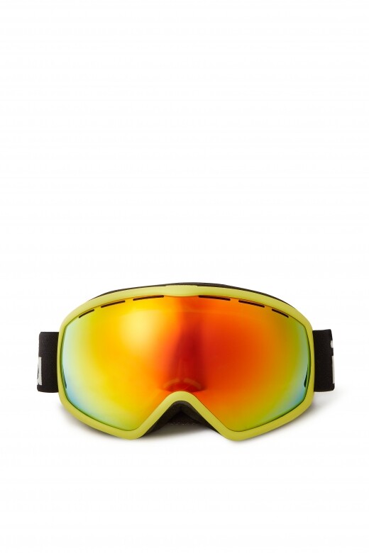 Illesteva這款滑雪鏡以輕盈的聚碳酸酯於意大利製成，偏光防霧鏡片呈吸睛醒