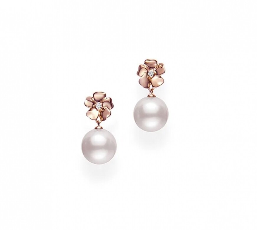 日本皇室御用的殿堂級珠寶品牌Mikimoto，也善於不乏以日本國花「櫻花」作為靈