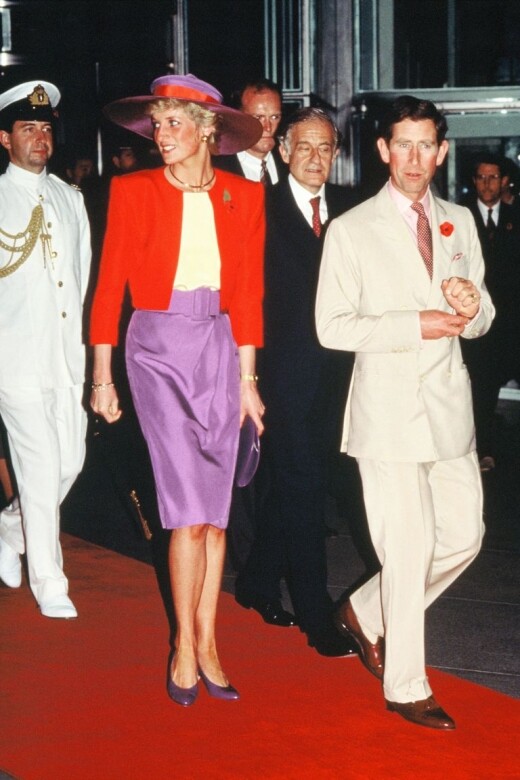 戴安娜王妃1989年訪港時的打扮，今天看來仍然時尚精緻。