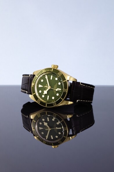 作為2021年的品牌力作，Black Bay Fifty-Eight 18K腕錶沿襲初代潛水腕錶的美學特色