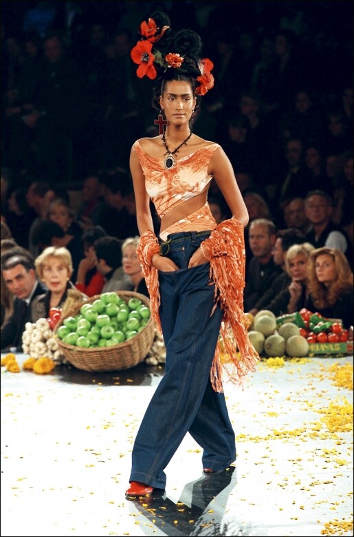 Jean Paul Gaultier 1998 春夏設計是千禧的代表風格。