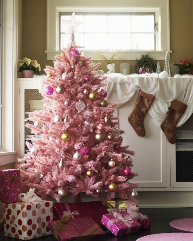 大型聖誕樹裝飾：紙蠟燭和流蘇樹雖然這棵聖誕樹看起來很簡單，但手工