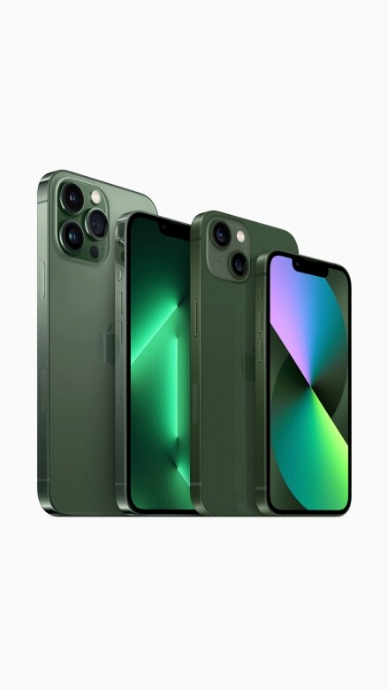 繼去年的粉紫色iPhone 後，今年iPhone 13 Pro就加入全新的松嶺綠色Alpine Green，相對去年