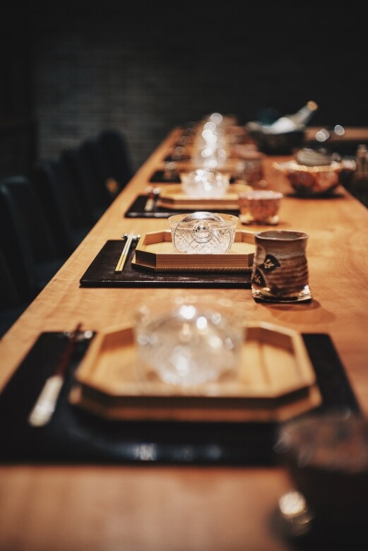 吉田史總廚會依照時令食材而改良餐單，以不同的新鮮食材搭配黑薩摩