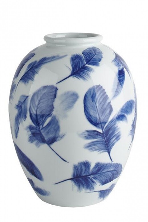 Pluma 花瓶將經典的藍白色調與現代中國花瓶的優雅和沈穩相融合。瓶身上