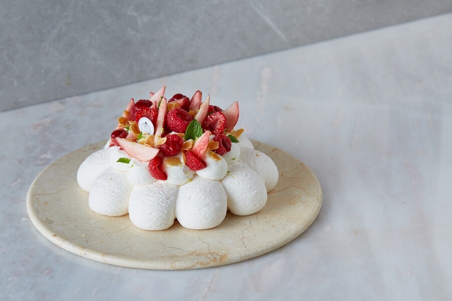 法式創意甜品店 Le Dessert 網上商店推出全新口味 Summer Pavlova 蛋白餅，靈感源自令人