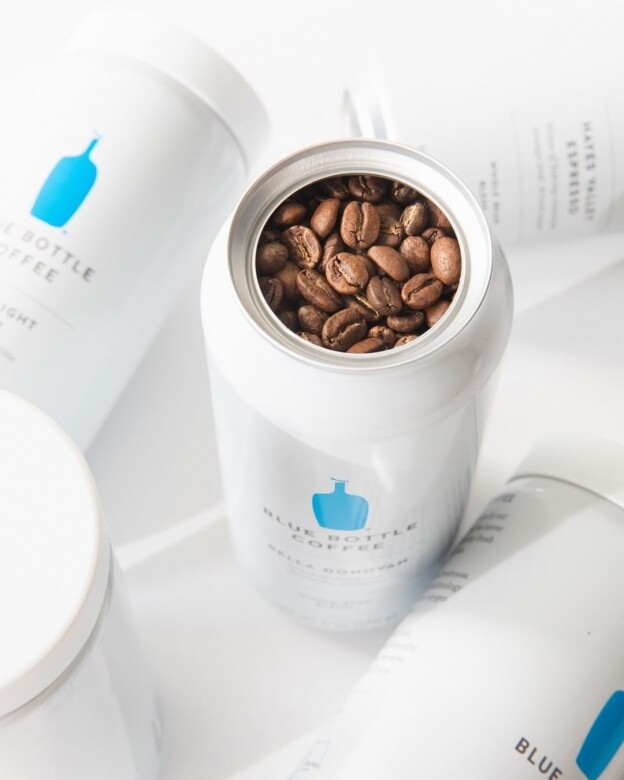 Blue Bottle Coffee 的咖啡享譽國際，所用的咖啡豆都是自家烘焙，著重咖啡豆的產地