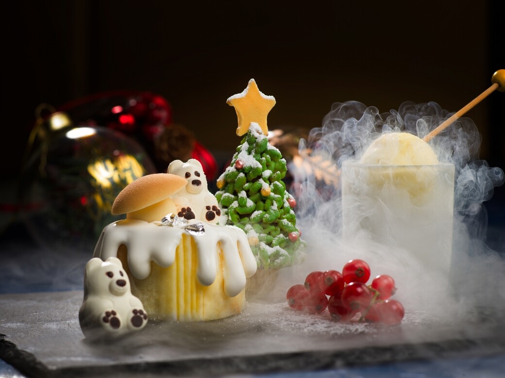 別忘記品嚐聖誕甜品，特別推介白朱古力熊仔樹頭蛋糕、聖誕樹的紫薯栗