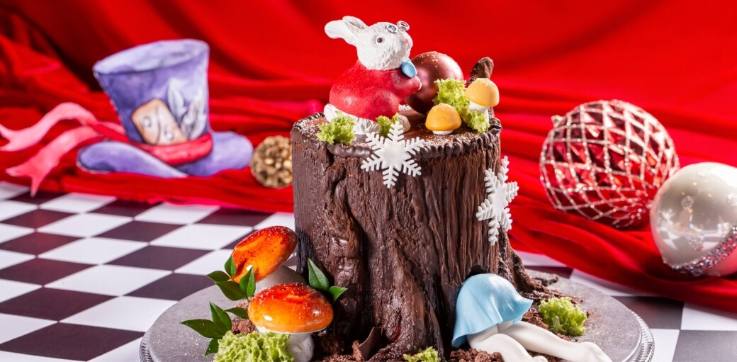 如果你童話主題，亦可以考慮帝京酒店今年聖誕蛋糕「愛麗絲味遊聖誕」系