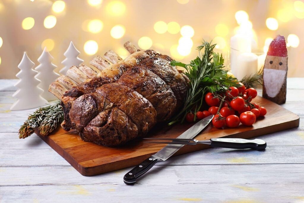 即切香烤美國牛肋肉、鴨油烤薯以及聖誕烤火雞應該是「食肉獸」必吃！海景