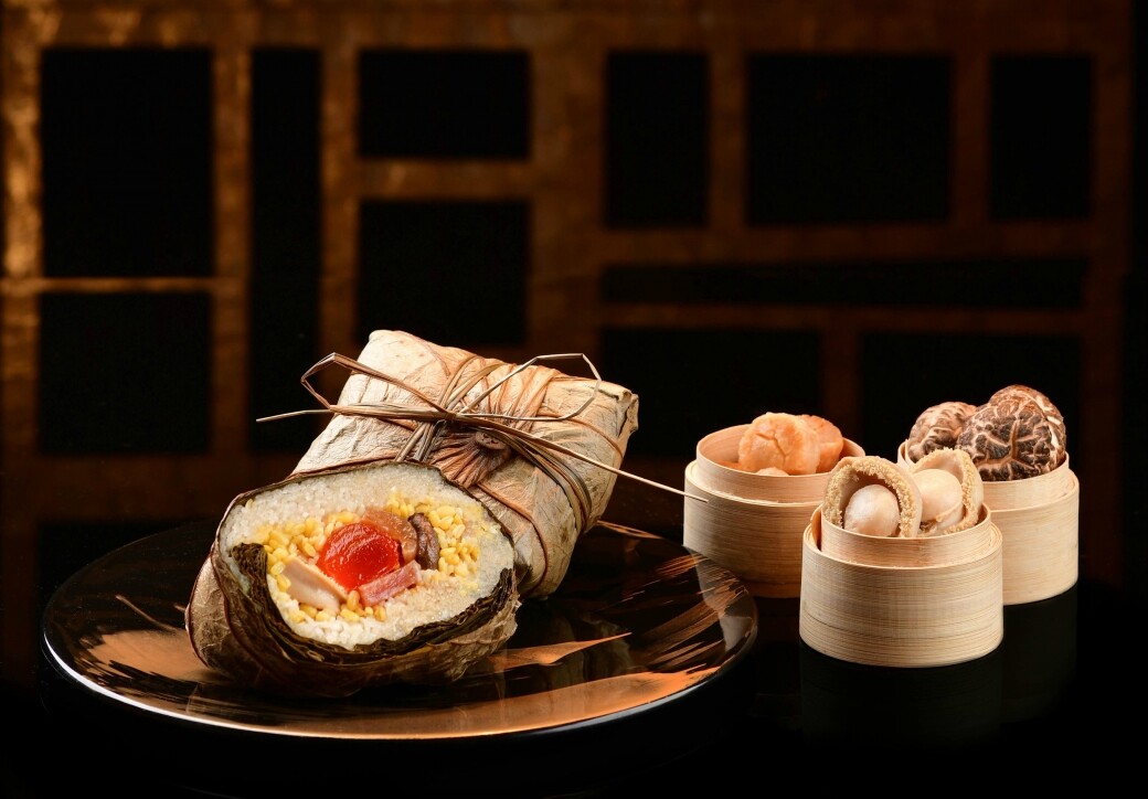 香港康得思酒店的米芝蓮星級粵菜食府明閣首度推出手工精製原隻鮑