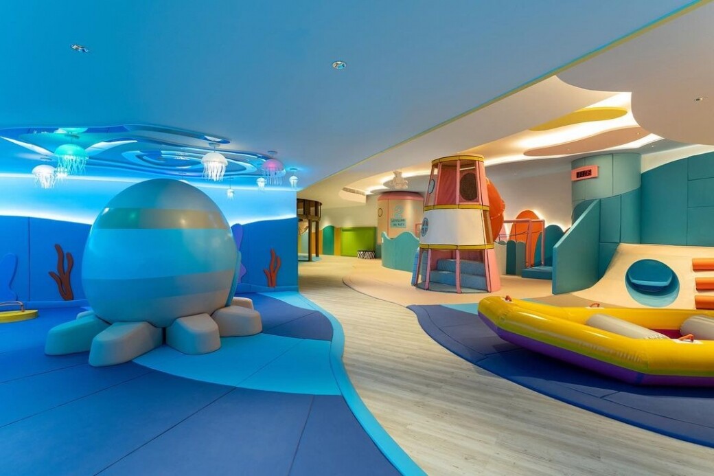 小朋友們則可以去室內兒童玩樂區「探險家」放電！室內兒童遊樂場佔地 6