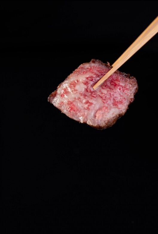 菜單主打來自日本百年老字號的和牛鑑定權威「日山肉舖」的「日山A5和