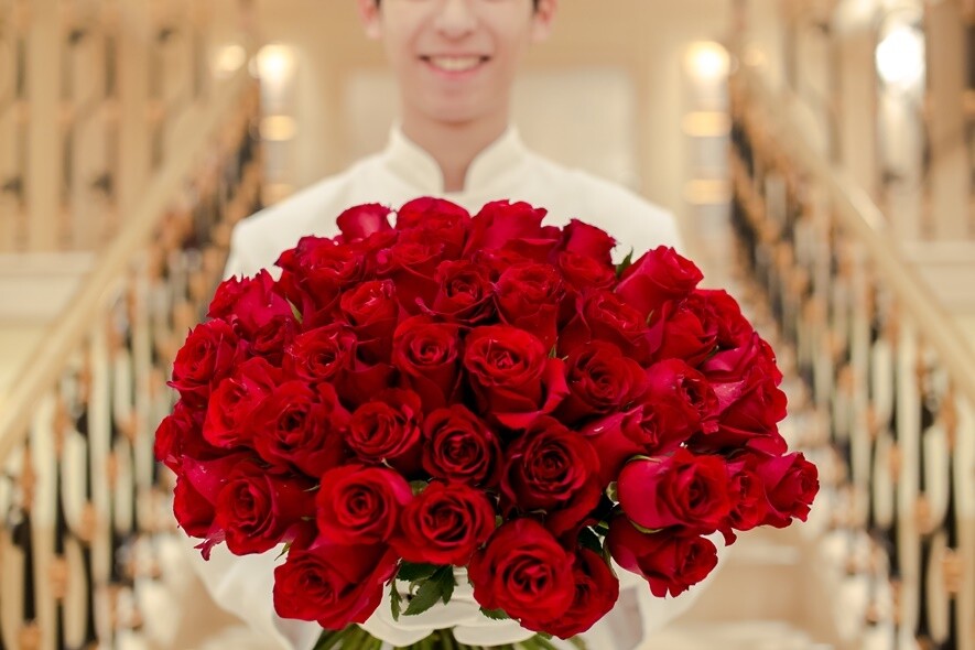 男伴夠貼心的，一天前預訂鮮花，令約會更美滿（花束由 $1,500 起）。