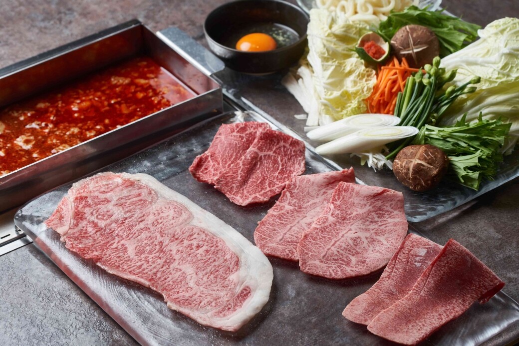 香港人最愛打邊爐，日式的shabu shabu你一定會喜歡。餐廳最近推出了「黑毛和牛