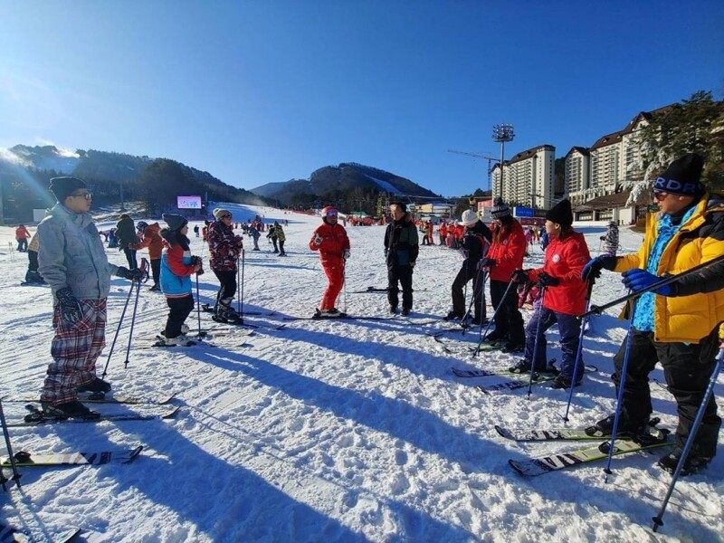 如你想嘗試夜間滑雪，龍平渡假村滑雪場非常適合你