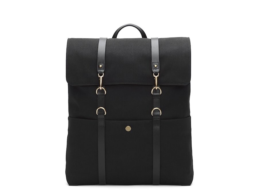 13．Mismo的背包簡約而且容量特大，易於配搭。無講返工定便服look都可以襯到