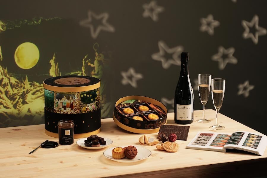 今年 agnès b. CAFÉ 推出多款色味俱佳的月餅禮盒和精美别緻的月餅禮物籃