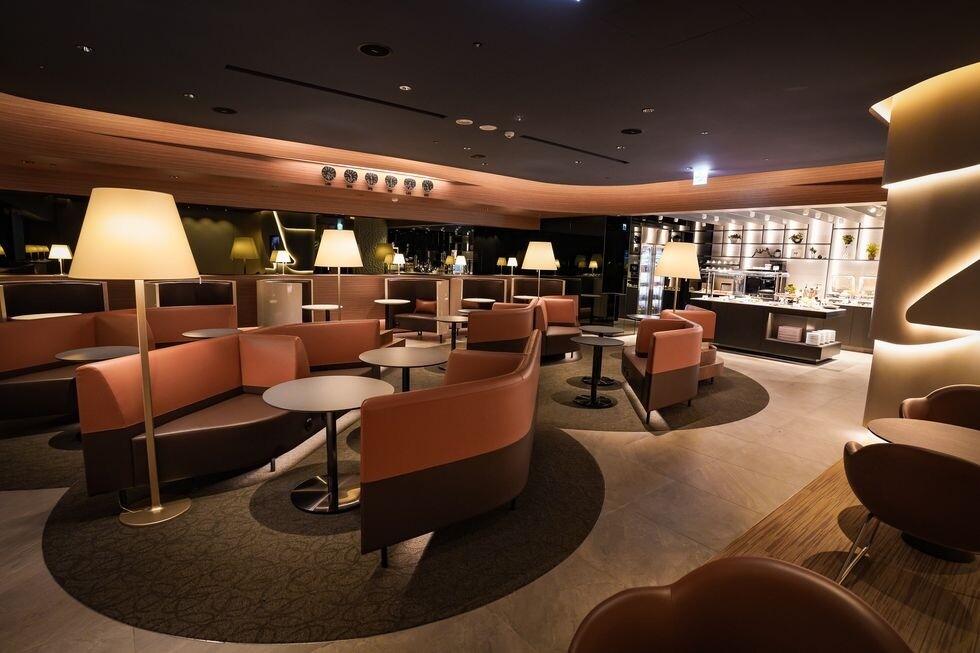 星宇航空Galactic Lounge貴賓室位於桃園機場第一航廈四樓，佔地46坪，提供 31席座