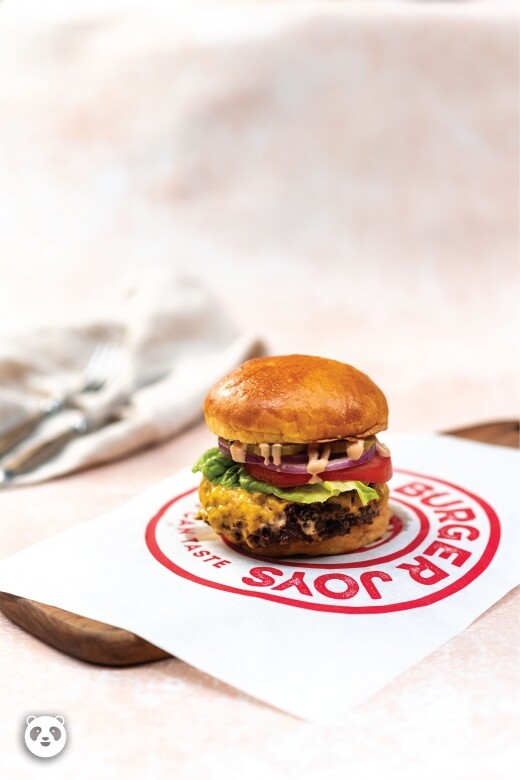 Burger Joy 亦有趁着「地球月」與Impossible Meat合作，首次推出 Impossible Joy漢堡，不失原味漢堡的味