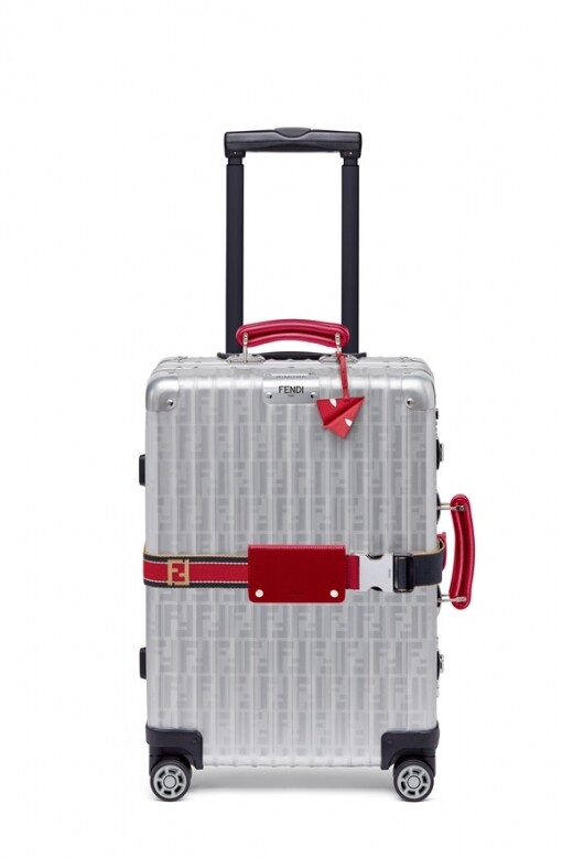 FENDI與RIMOWA特別版的寄艙行李箱FENDI與RIMOWA再度合作，推出特別版的寄艙行李箱