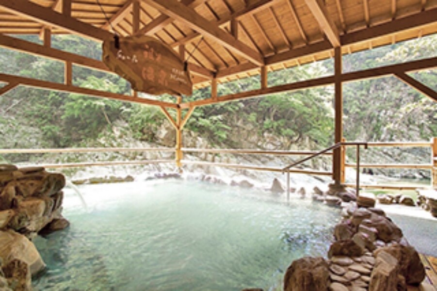 由於「祖谷溫泉飯店」的露天風呂水溫約38至39度