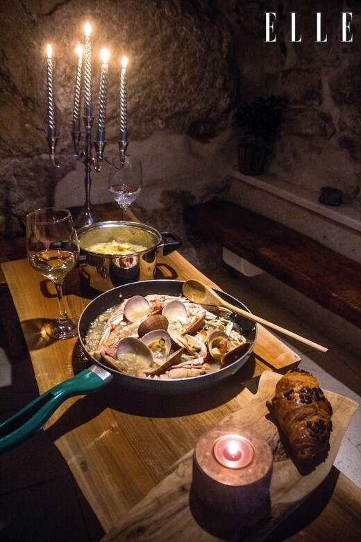 在200年的洞穴自製燭光晚餐別有一番風味。