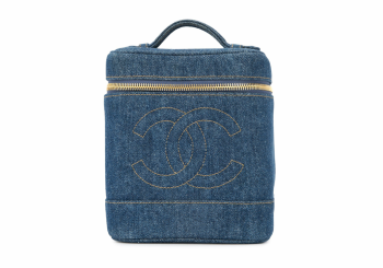 Chanel 牛仔布化妝箱手袋（ 18 × 15 × 13 cm ）（$21,351)