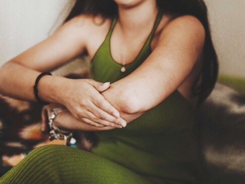 熱痱濕疹分別是什麼？生熱痱原因/處理汗疹治療方法！夏天如何避免生熱痱？
