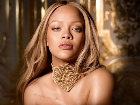 Rihanna 與Dior J'adore的完美相遇! A GOLDEN DREAM