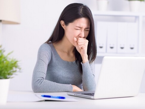秋冬轉季乾咳怎麼辦？中醫師推介5種食物緩解乾咳天氣反覆易氣管敏感