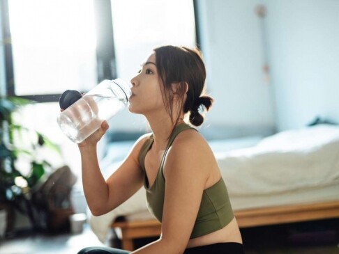飲水減肥？營養師推薦飲水時間表12個喝水減肥原理！到底喝水減肥法一個月瘦多少
