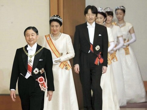 日本王室上演權力的遊戲？公開中傷皇兄、讓皇妃高齡產子：心機親王文仁和哥哥天皇德仁鬥足50年(上)