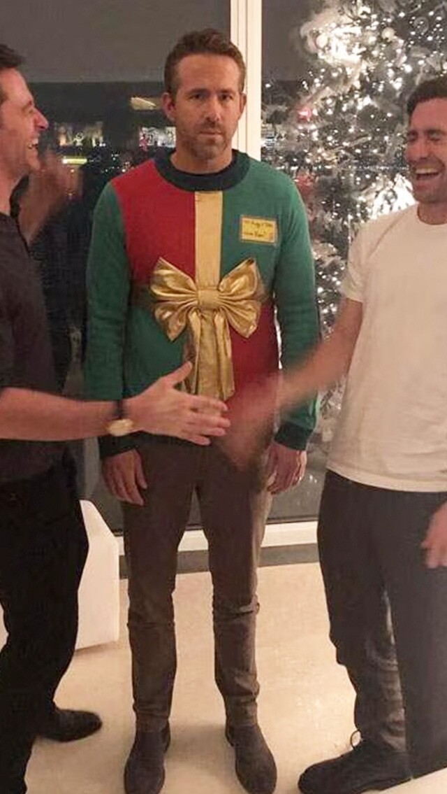 為何聖誕節一定要穿「醜毛衣」？解構Ryan Reynolds、Taylor Swift聖誕必穿的「Ugly Christmas Sweater」傳統！