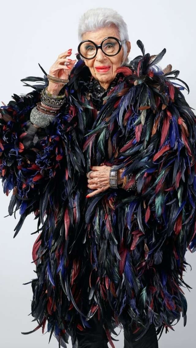 傳奇時裝icon Iris Apfel102歲！熱愛時裝的她穿衣風格比年輕人更前衞