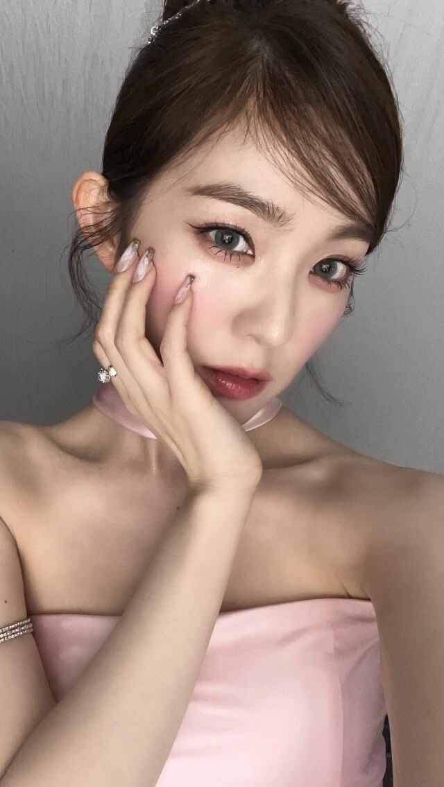 四代韓國女團的最強美貌！158cm Red Velvet隊長Irene的20個最美穿搭