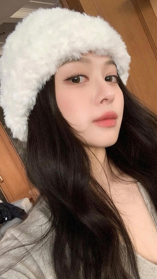 蜜桃色妝容教學！4步化出少女感好氣色妝容柔和桃色胭脂唇膏眼影推介