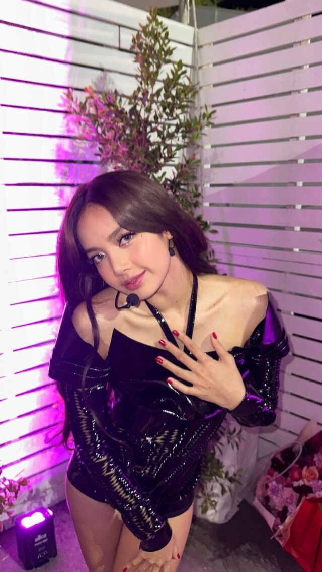 Blackpink Lisa 受邀演出「瘋馬騷」！全球首個k-pop藝人參加為何備受爭議？